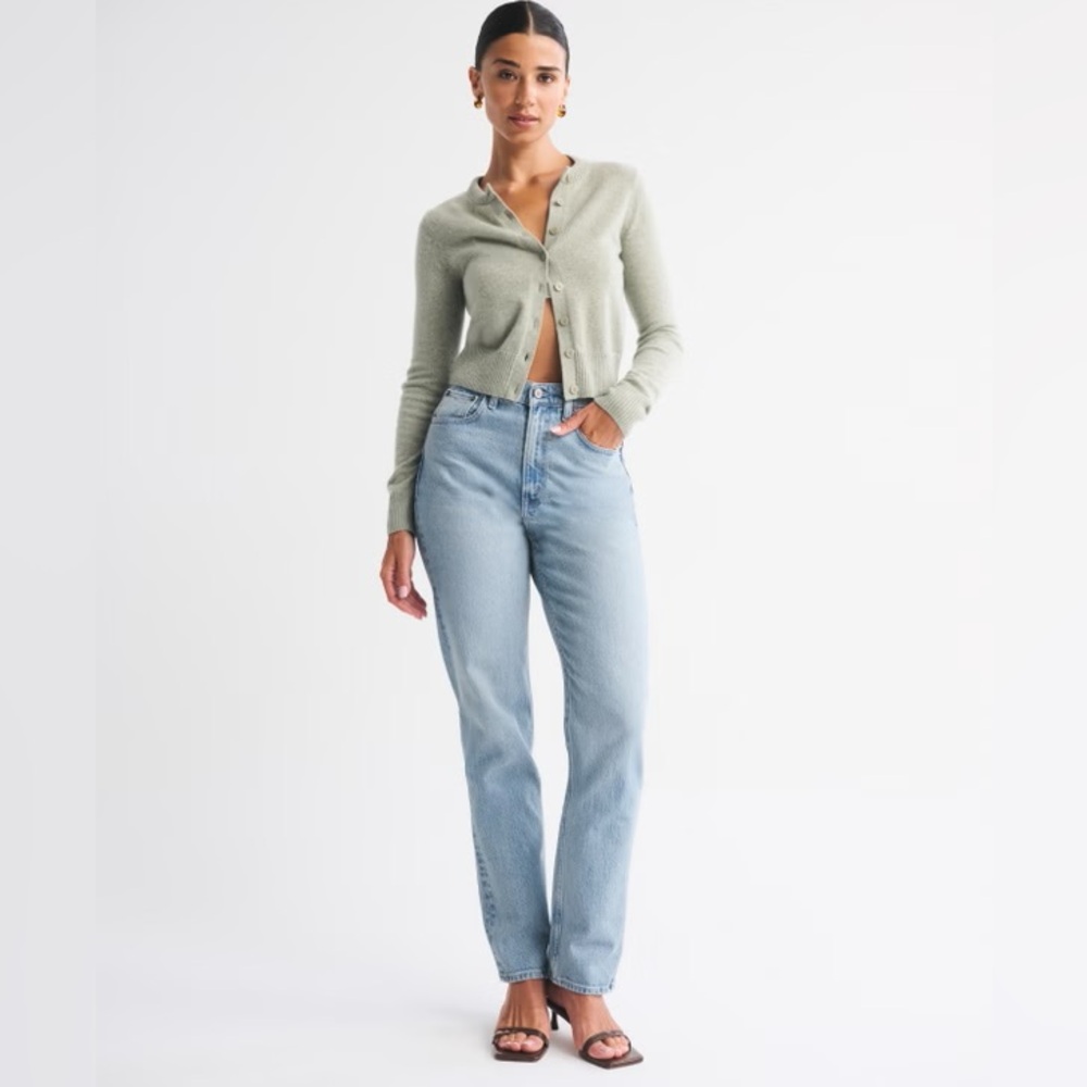 Abercrombie & Fitch Curve Love Light Wash 90s Straight Leg Jeans